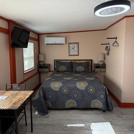 Nature Coast Inn & Cottages Inglis Экстерьер фото