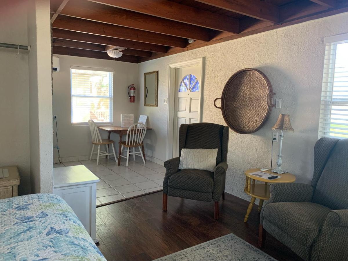 Nature Coast Inn & Cottages Inglis Экстерьер фото