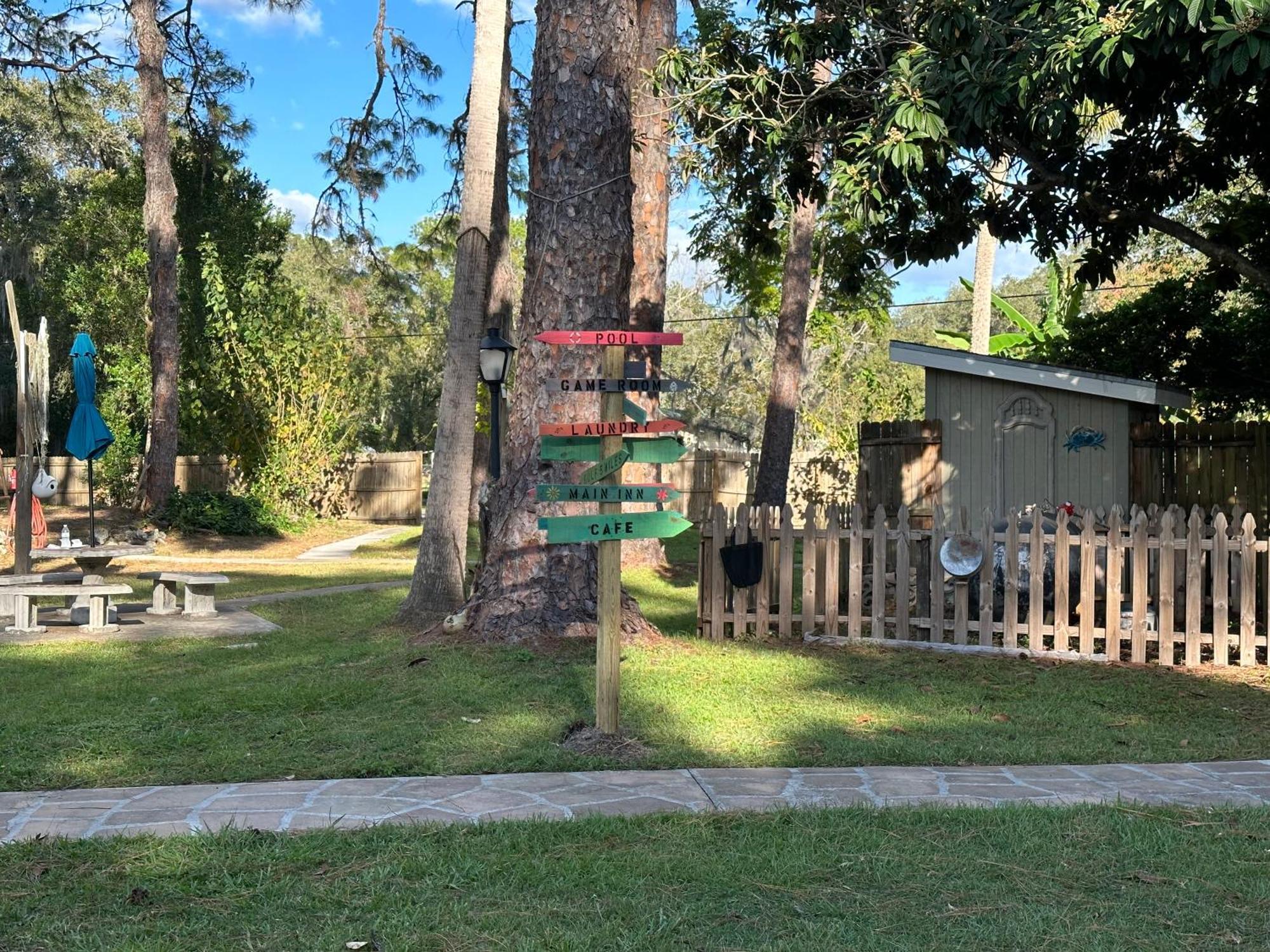Nature Coast Inn & Cottages Inglis Экстерьер фото