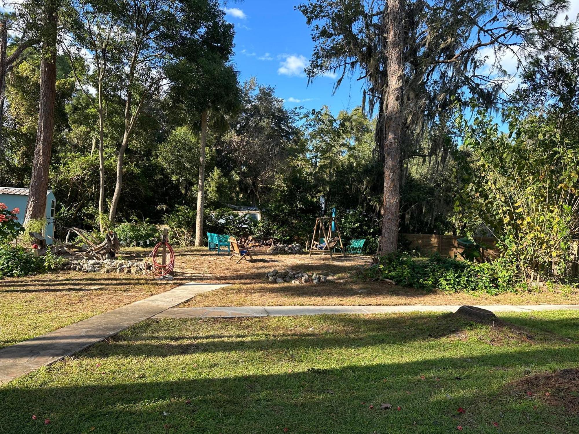 Nature Coast Inn & Cottages Inglis Экстерьер фото